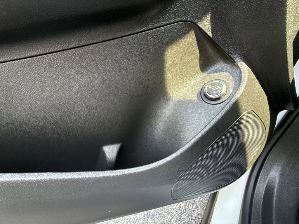 Certified 2025 Buick Envista Sport Touring w/ Convenience II Package image 31