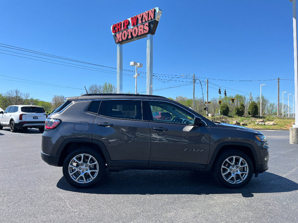Used 2022 Jeep Compass Latitude image 8