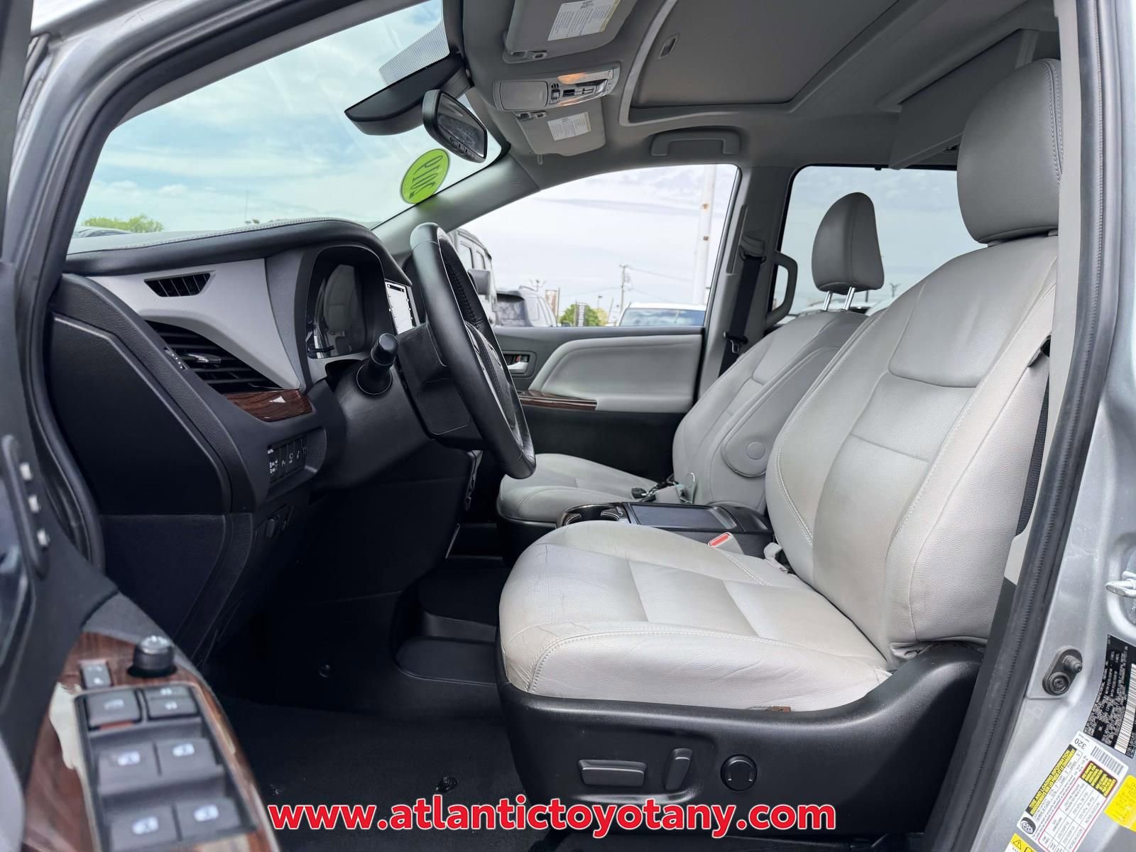 Used 2019 Toyota Sienna Limited Premium AWD/4WD image 12