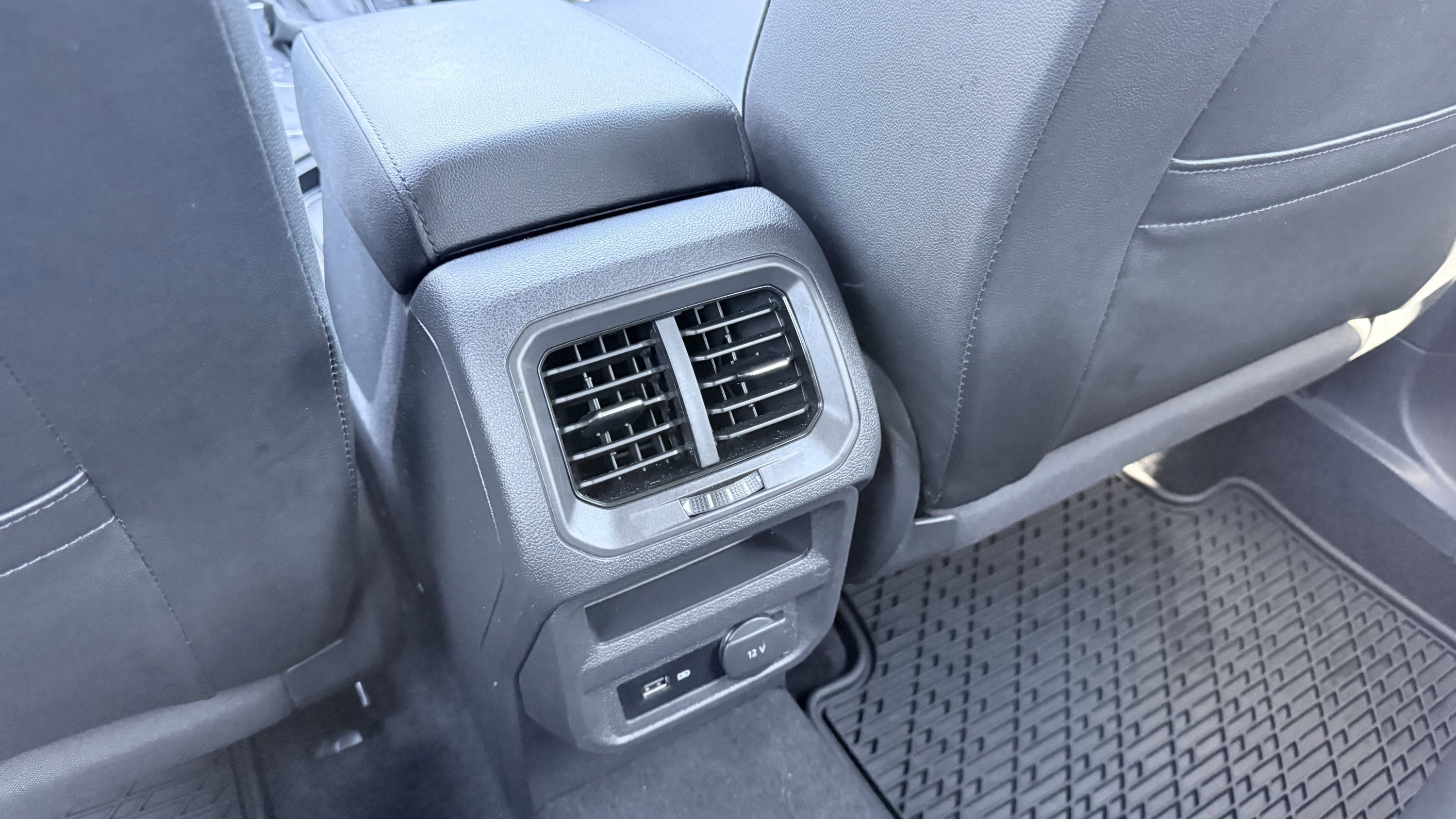 Used 2019 Volkswagen Tiguan SEL R-Line FWD image 54