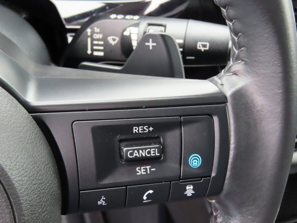 Used 2025 Nissan Pathfinder SV image 21