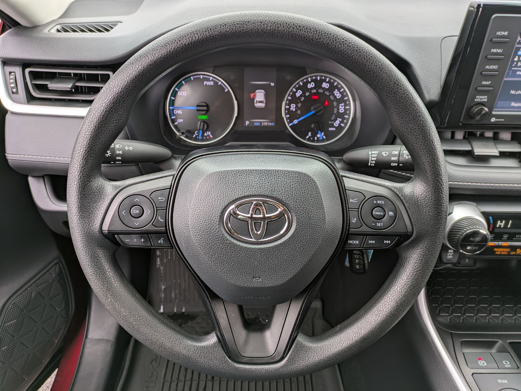 Used 2021 Toyota RAV4 LE AWD/4WD image 9