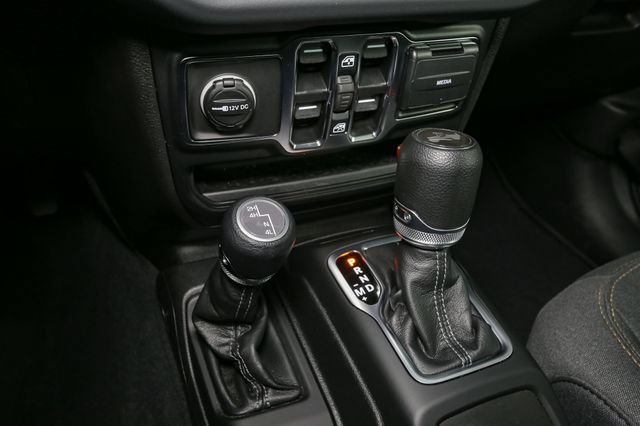 Used 2026 Jeep Wrangler Unlimited Sahara AWD/4WD image 27