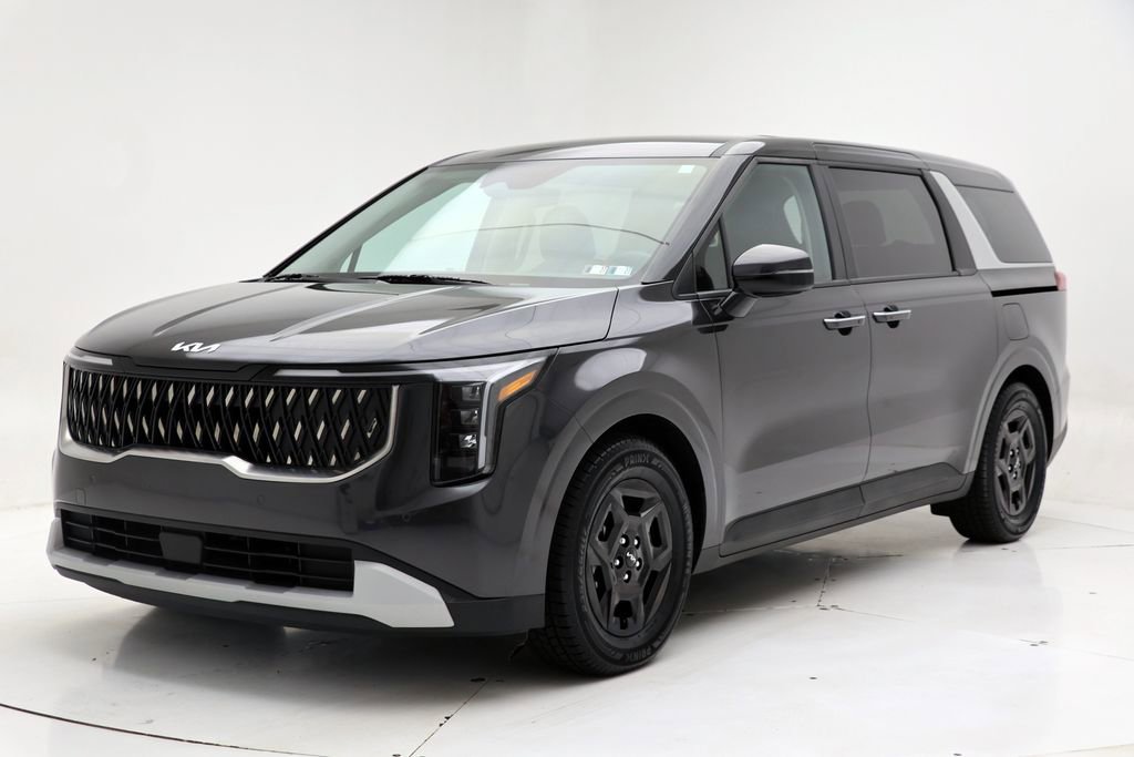 Used 2025 Kia Carnival FWD image 2