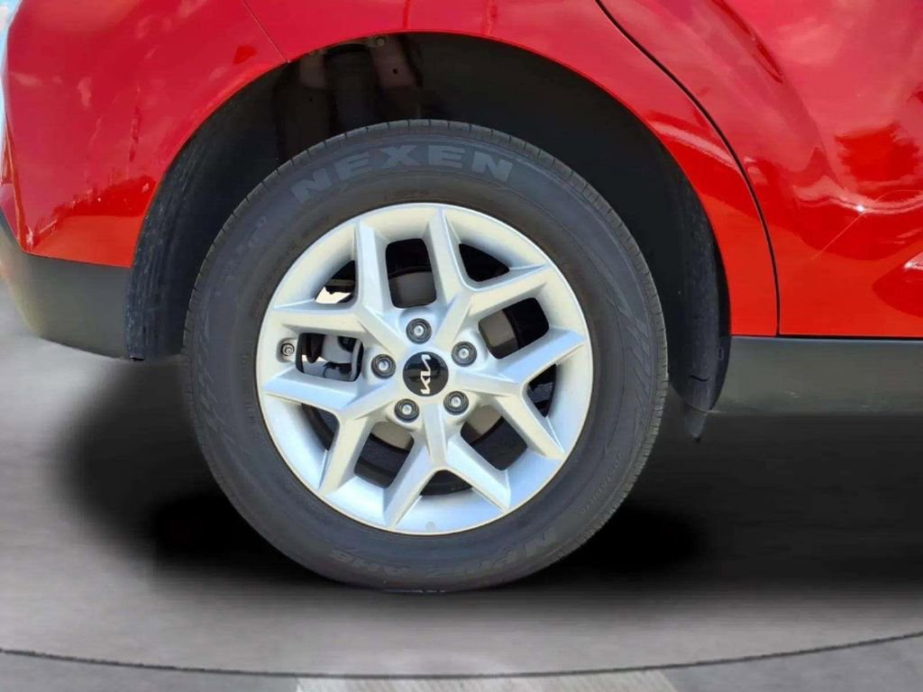 Used 2025 Kia Soul LX w/ LX Technology Package image 19