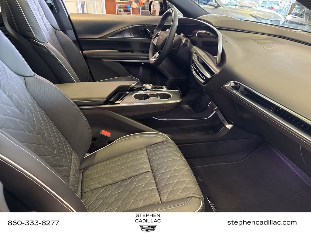 New 2026 Cadillac Lyriq V image 26