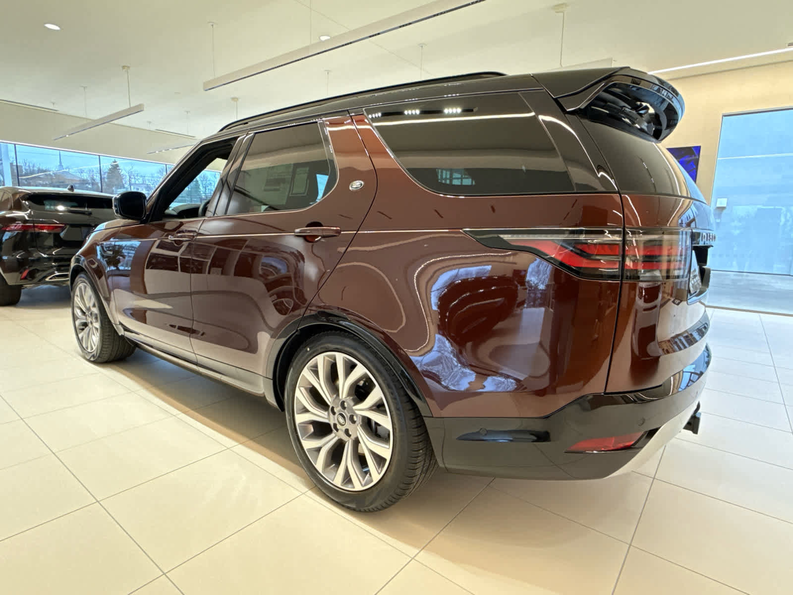 New 2026 Land Rover Discovery Limited Edition image 3