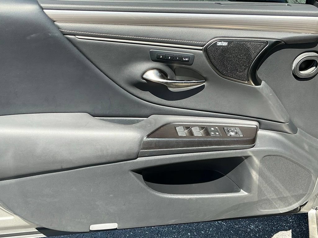 Used 2019 Lexus ES 350 F Sport w/ Accessory Package 2 FWD image 11
