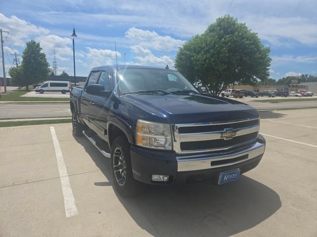 Used 2011 Chevrolet Silverado 1500 LT w/ All-Star Edition AWD/4WD image 1