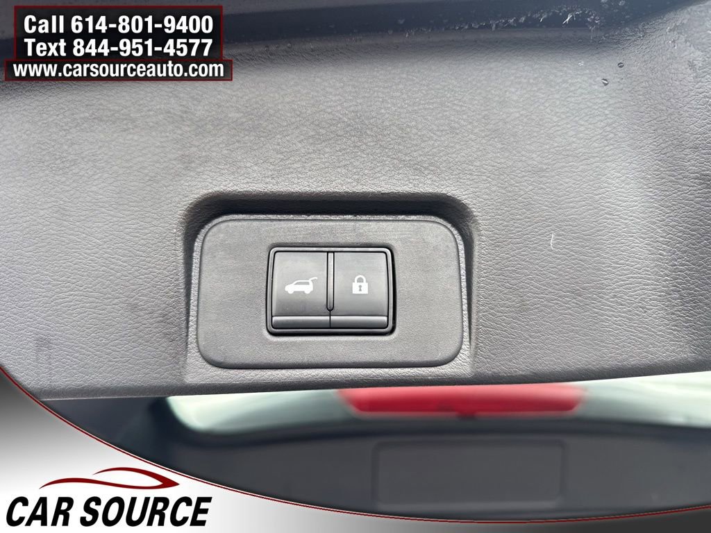 Used 2024 Nissan Rogue SV image 32