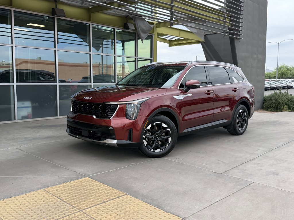 Used 2024 Kia Sorento S