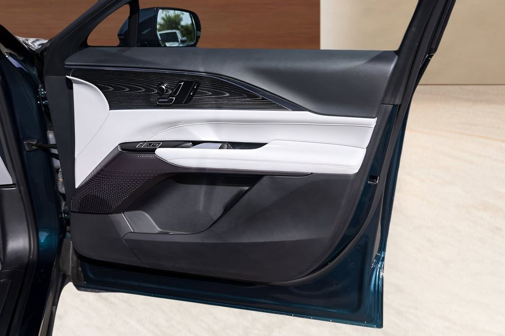 Certified 2024 Cadillac Lyriq Sport image 28