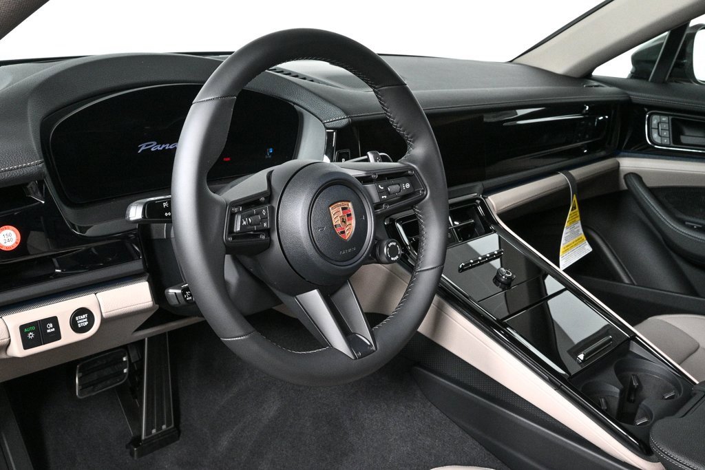New 2026 Porsche Panamera 4 image 4
