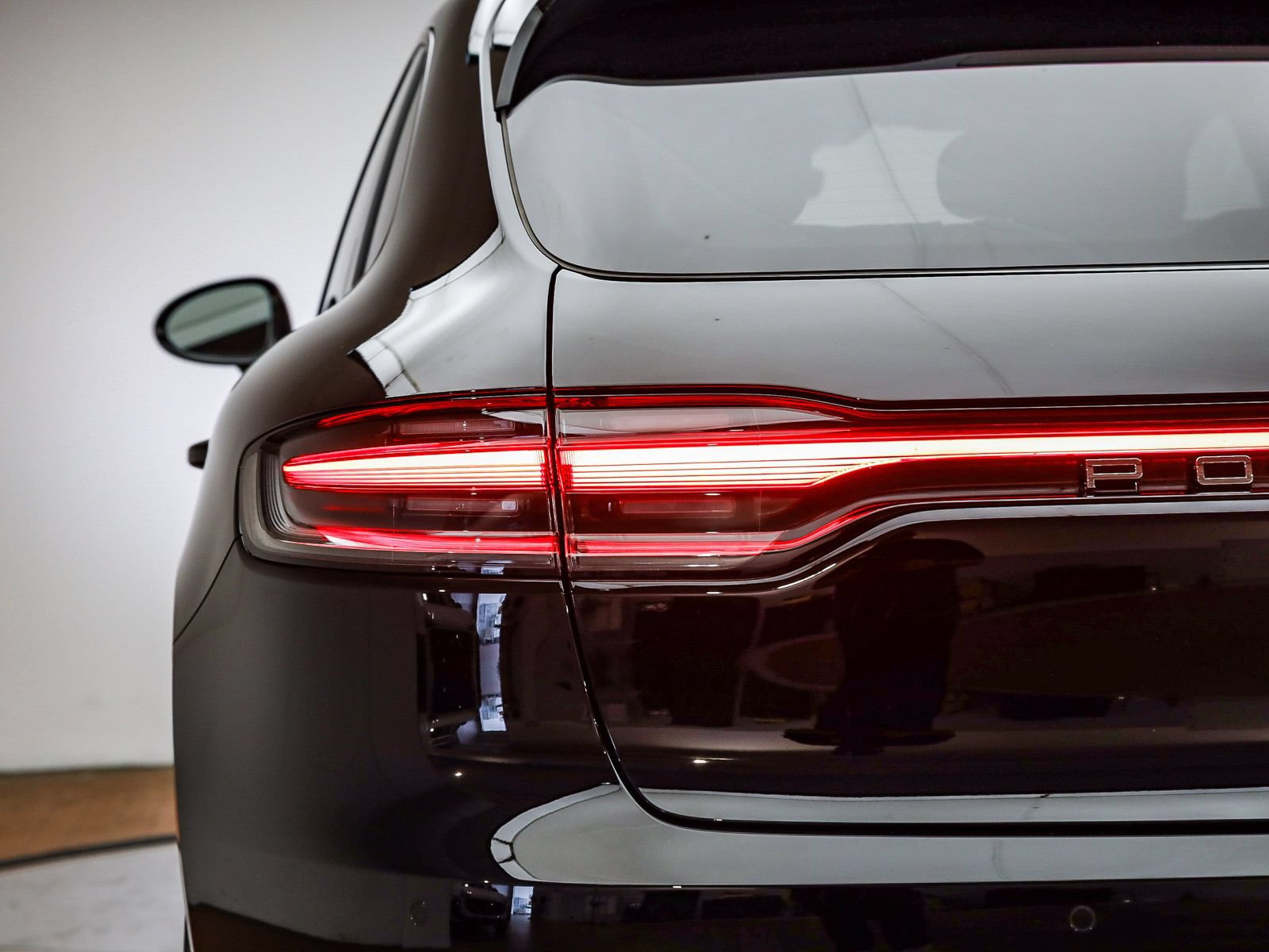 Certified 2026 Porsche Macan AWD/4WD image 8