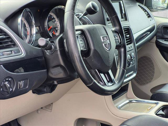 Used 2019 Dodge Grand Caravan SXT FWD image 10
