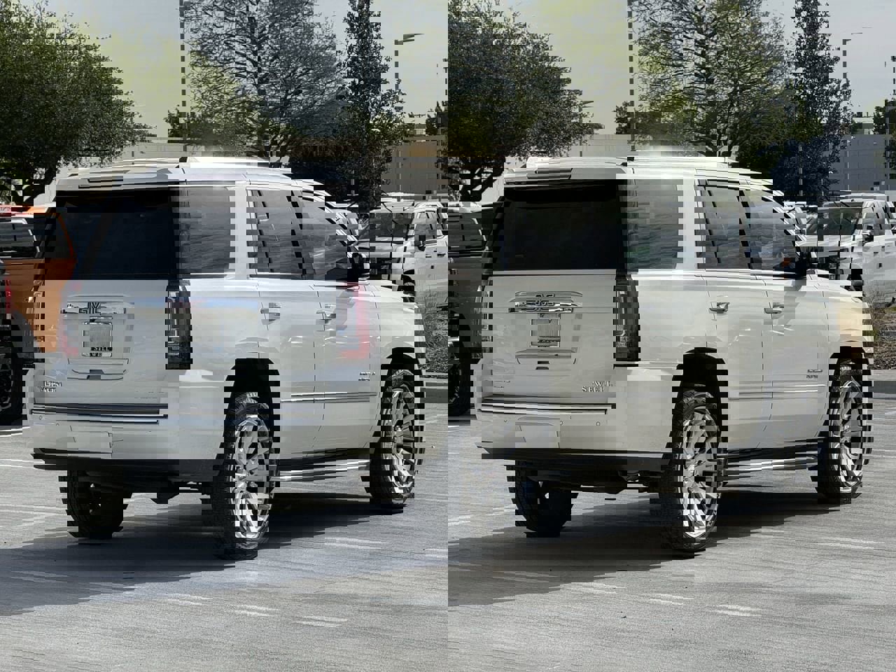 Used 2015 GMC Yukon Denali w/ Touring Package image 4