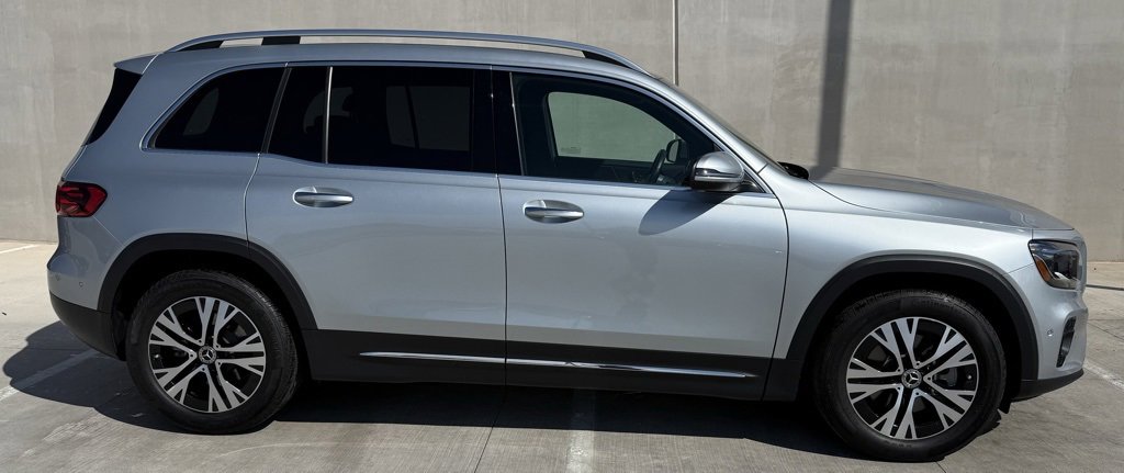 Used 2024 Mercedes-Benz GLB 250 image 3