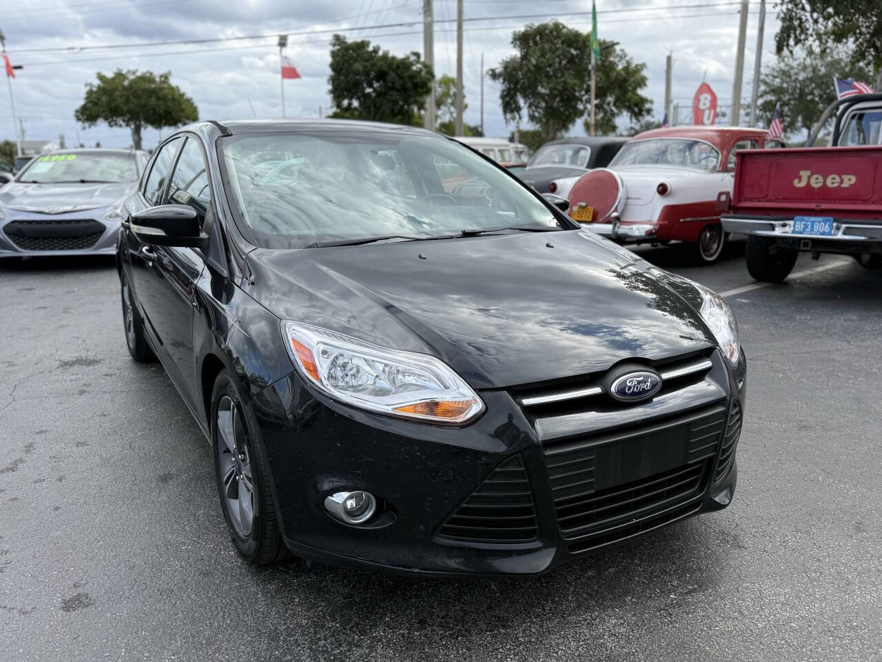 Used 2014 Ford Focus SE w/ SE Sport Package image 10
