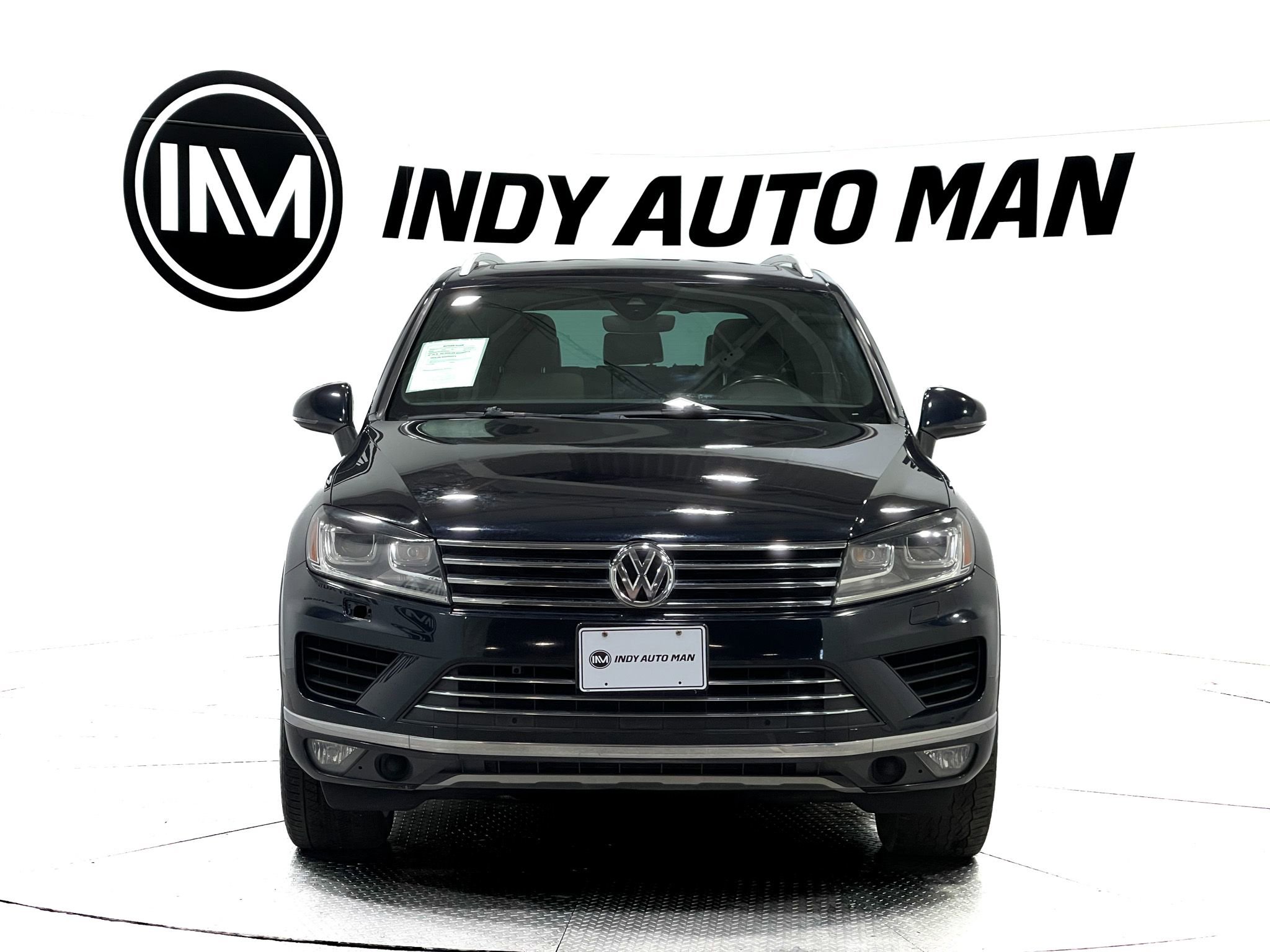 Used 2017 Volkswagen Touareg Wolfsburg Edition AWD/4WD image 9