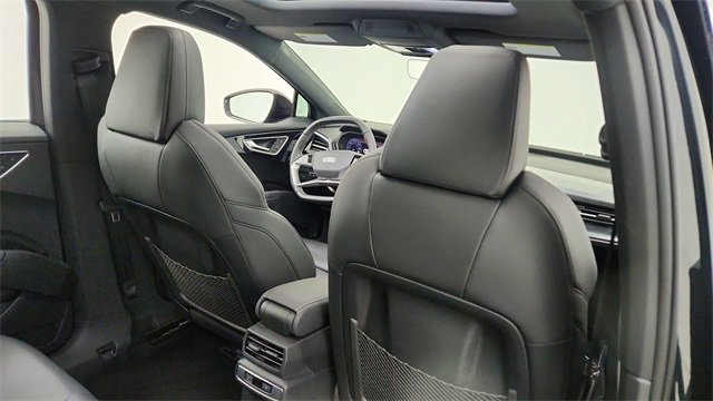 Used 2025 Audi Q4 e-tron Premium w/ Convenience Package image 28