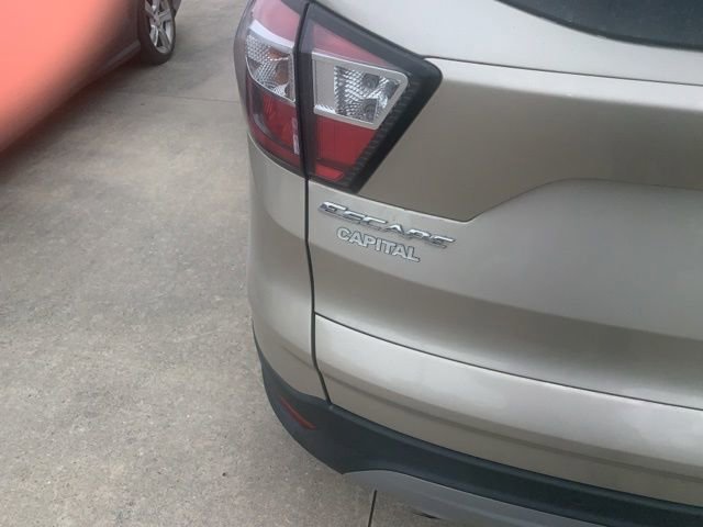 Used 2018 Ford Escape SEL FWD image 9