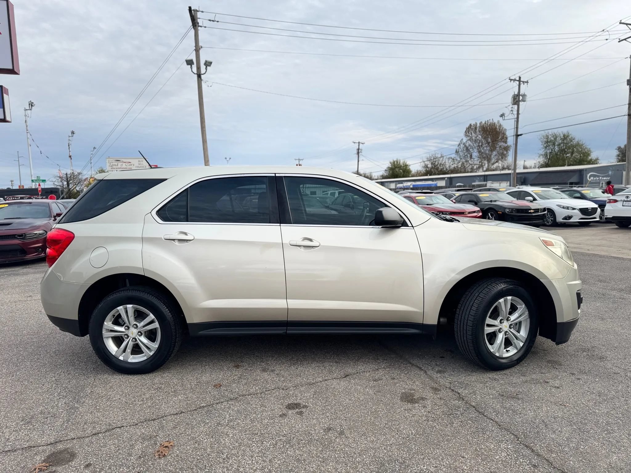 Used 2015 Chevrolet Equinox LS FWD image 2