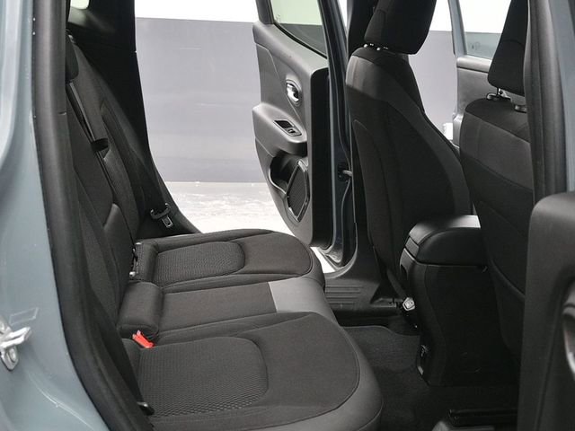 Used 2018 Jeep Renegade Altitude image 12