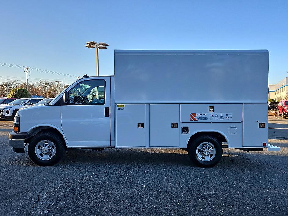 New 2026 Chevrolet Express 3500 w/ Power Convenience Package image 2