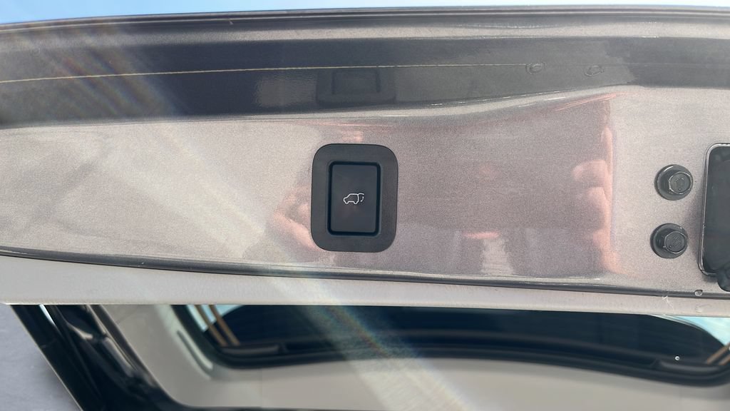 Used 2018 Toyota Highlander Limited AWD/4WD image 23