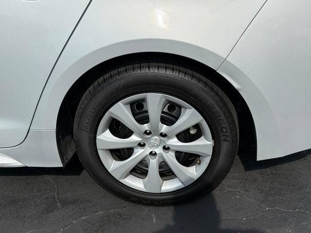 Used 2024 Toyota Corolla LE FWD image 4