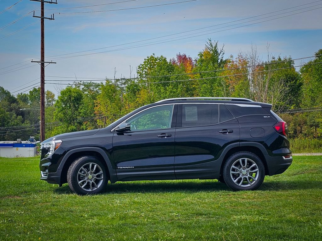 Used 2022 GMC Terrain SLT w/ Infotainment Package II AWD/4WD image 6