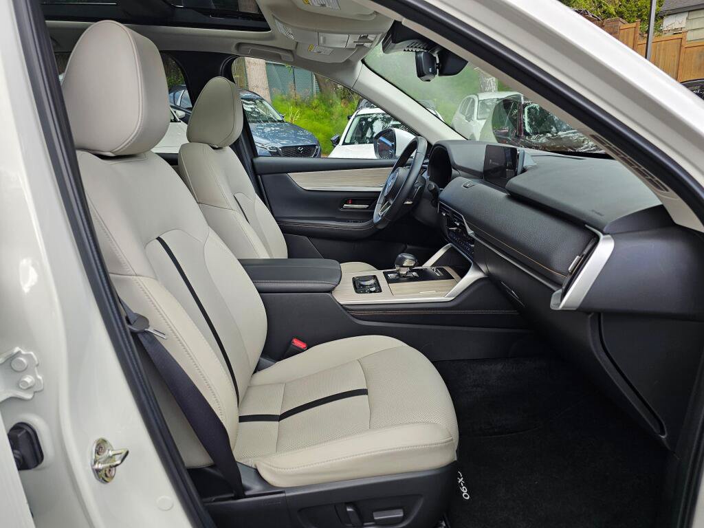 Certified 2024 MAZDA CX-90 Plug-In Hybrid w/ Premium Pkg AWD/4WD image 11