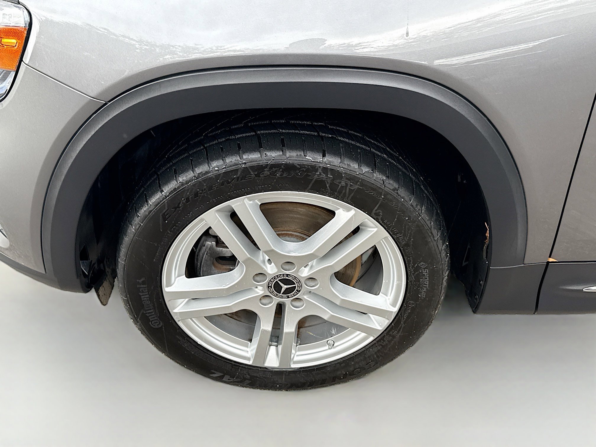 Used 2021 Mercedes-Benz GLB 250 4MATIC w/ Premium Package image 34