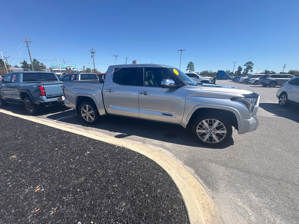 Used 2024 Toyota Tundra Capstone AWD/4WD image 18