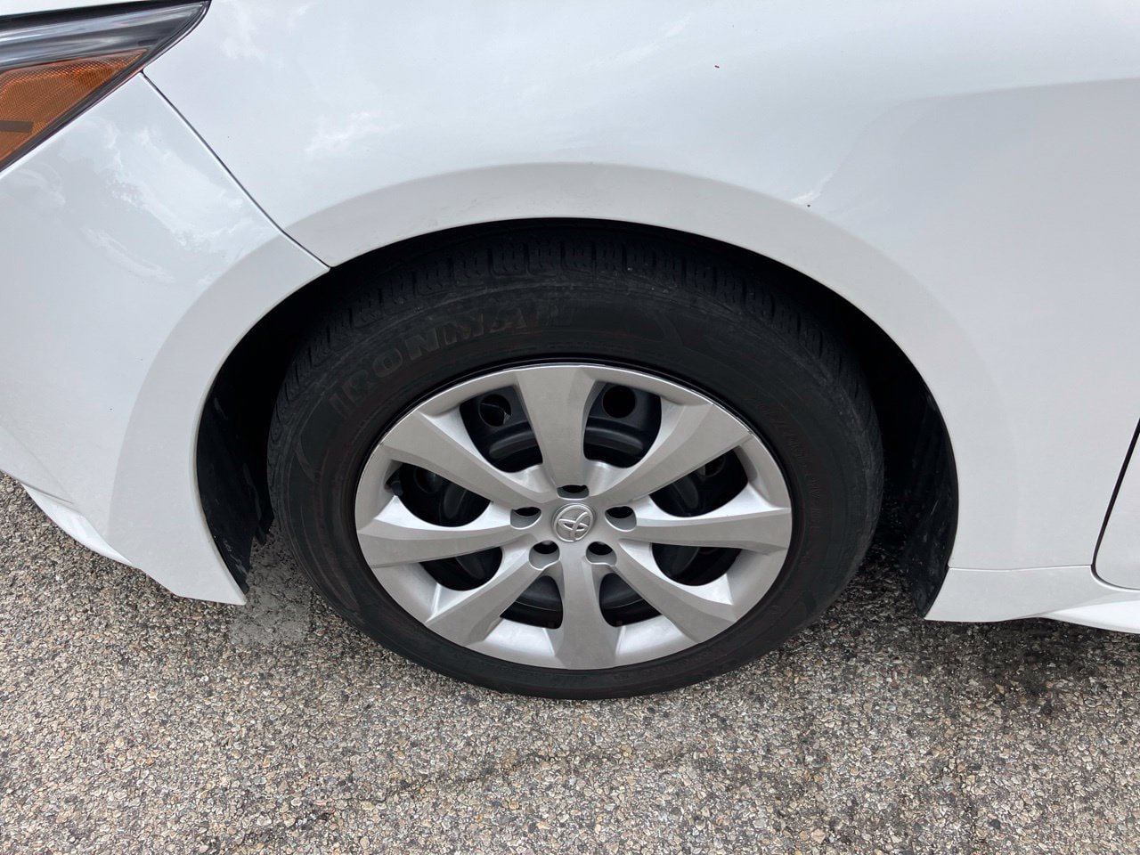 Used 2025 Toyota Corolla LE FWD image 11