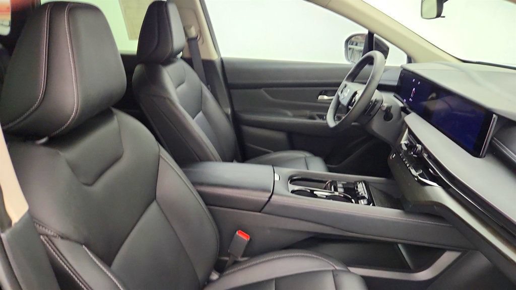 Used 2025 Nissan Murano SV AWD/4WD image 23