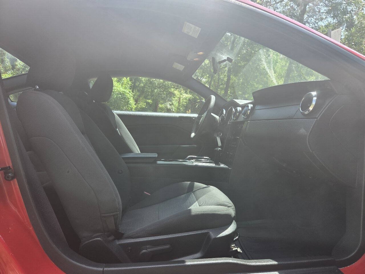 Used 2006 Ford Mustang Coupe RWD image 5