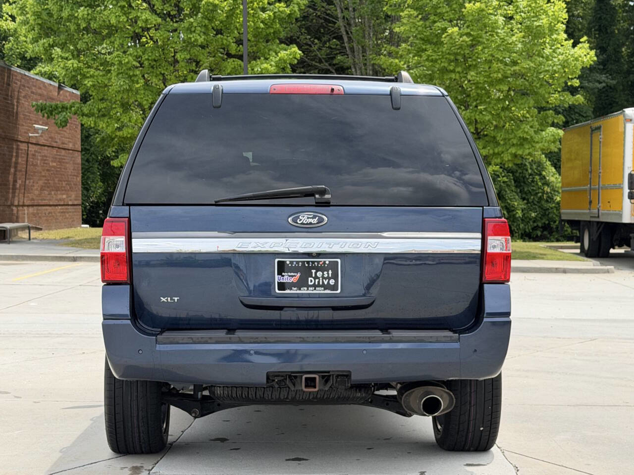 Used 2016 Ford Expedition XLT w/ Equipment Group 202A RWD image 27