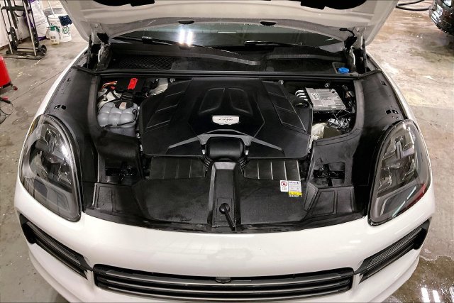 Used 2023 Porsche Cayenne S Platinum AWD/4WD image 10