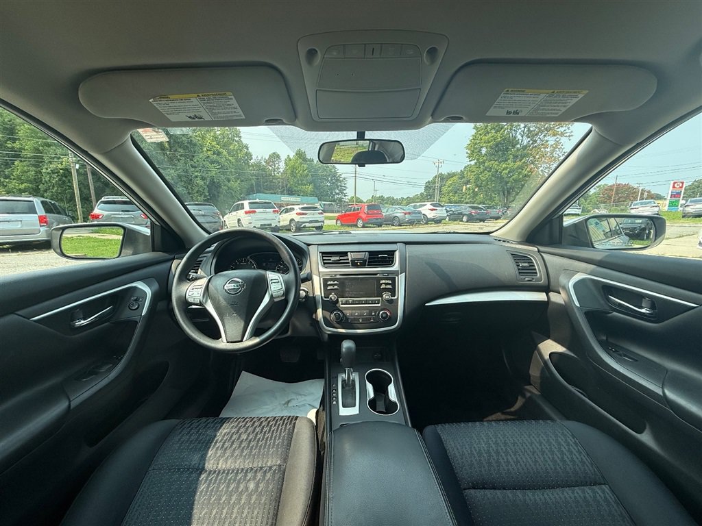 Used 2017 Nissan Altima 2.5 S w/ Power Driver Seat Package FWD image 9
