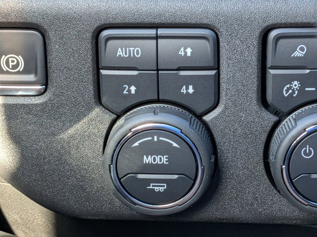 Used 2025 Chevrolet Silverado 1500 High Country w/ Technology Package image 28