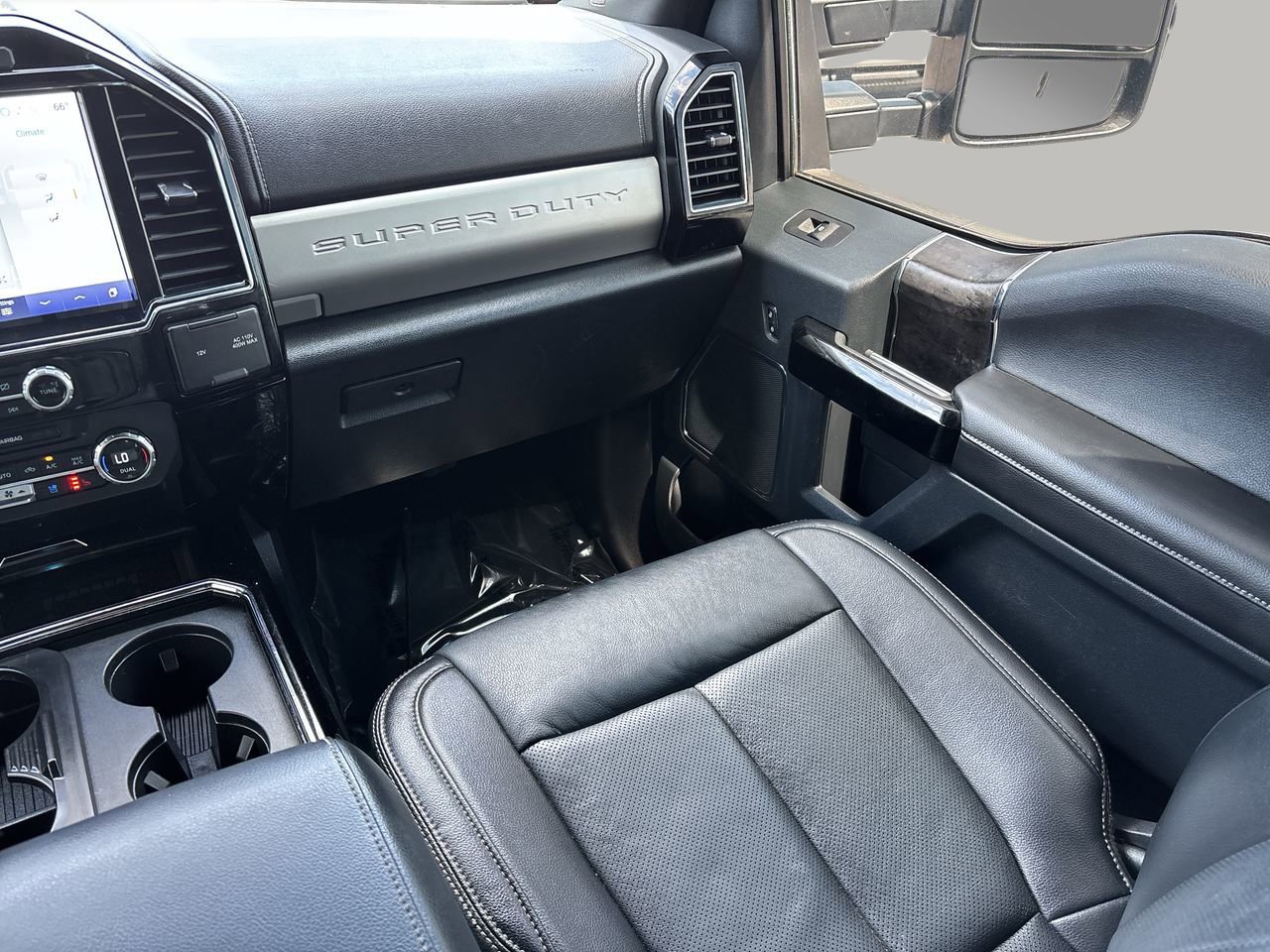 Used 2022 Ford F250 Lariat w/ Black Appearance Package image 14