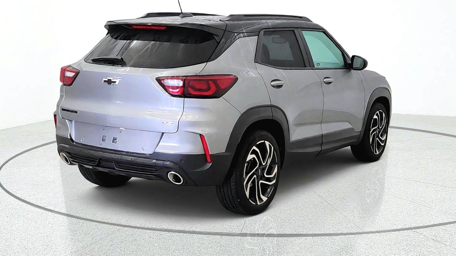 Used 2025 Chevrolet TrailBlazer RS w/ Convenience Package FWD image 9