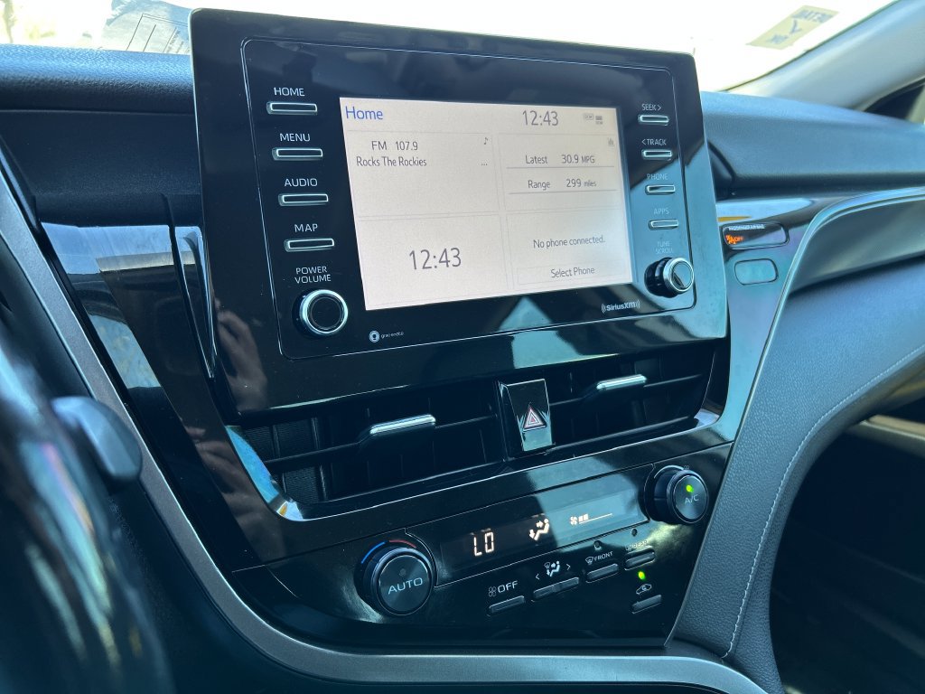 Used 2021 Toyota Camry SE FWD image 11