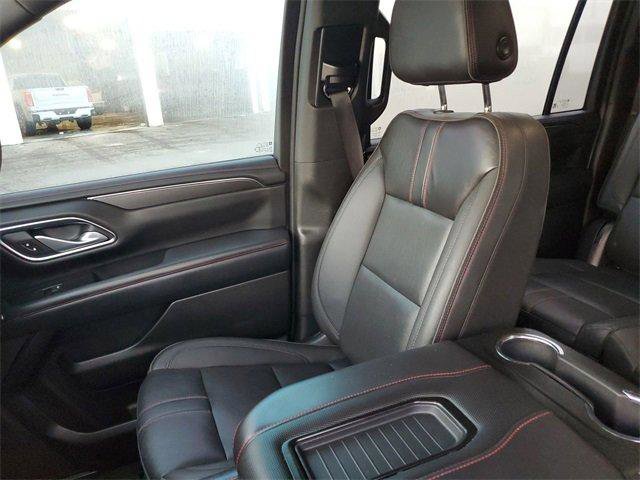 Used 2022 Chevrolet Suburban RST w/ Luxury Package image 32