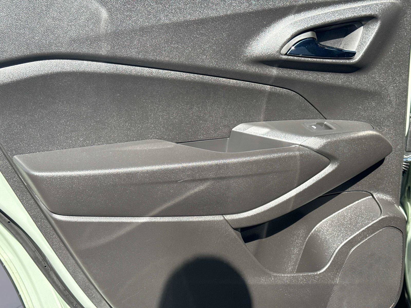 Used 2024 Chevrolet Trax RS w/ Driver Confidence Package image 12