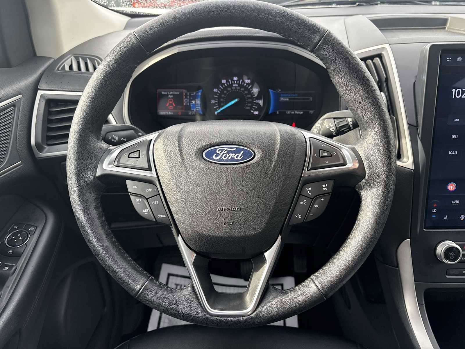 Used 2022 Ford Edge SEL image 11