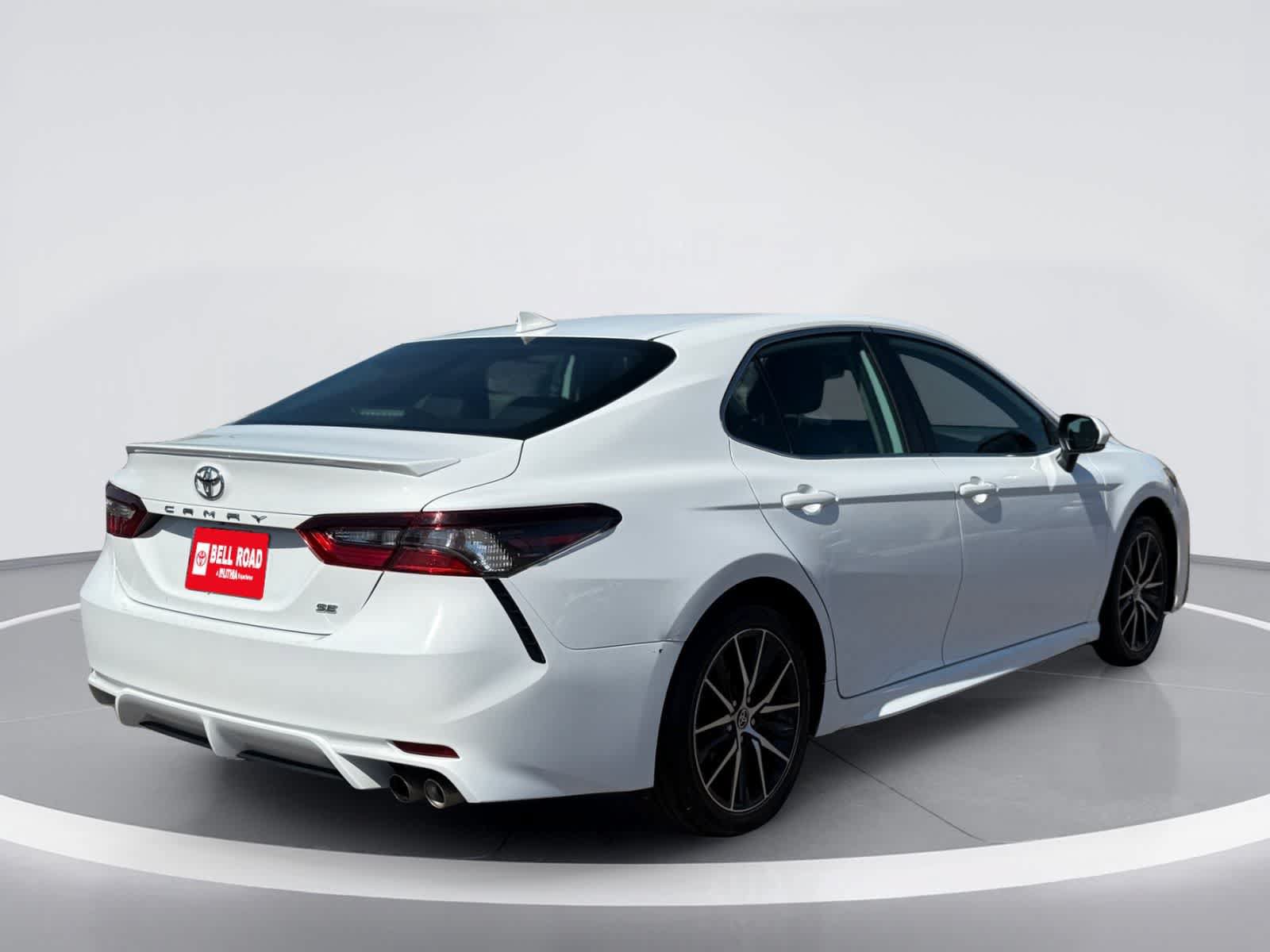 Used 2024 Toyota Camry SE FWD image 7