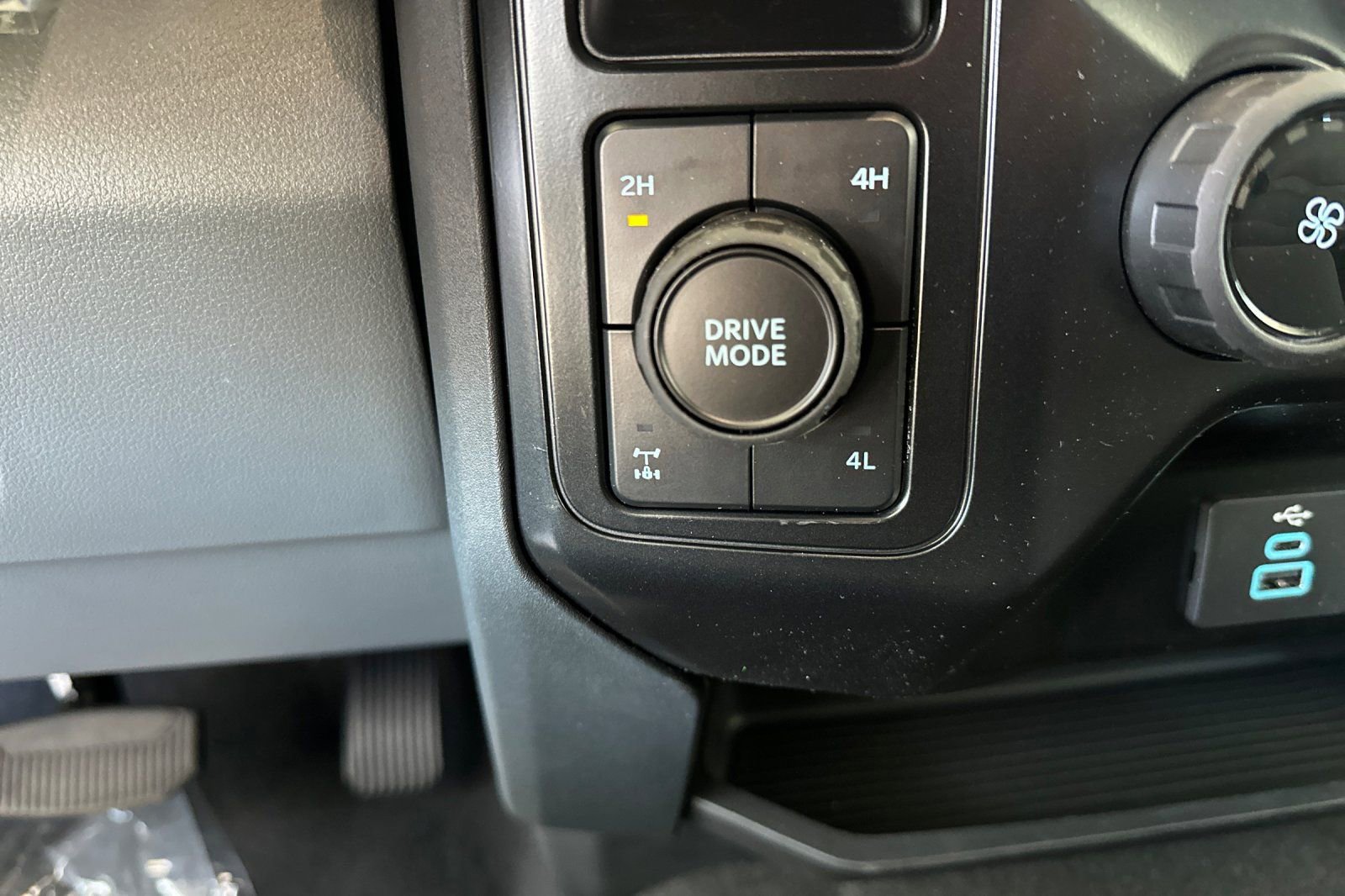 New 2026 Ford F350 XL w/ STX Appearance Package image 32