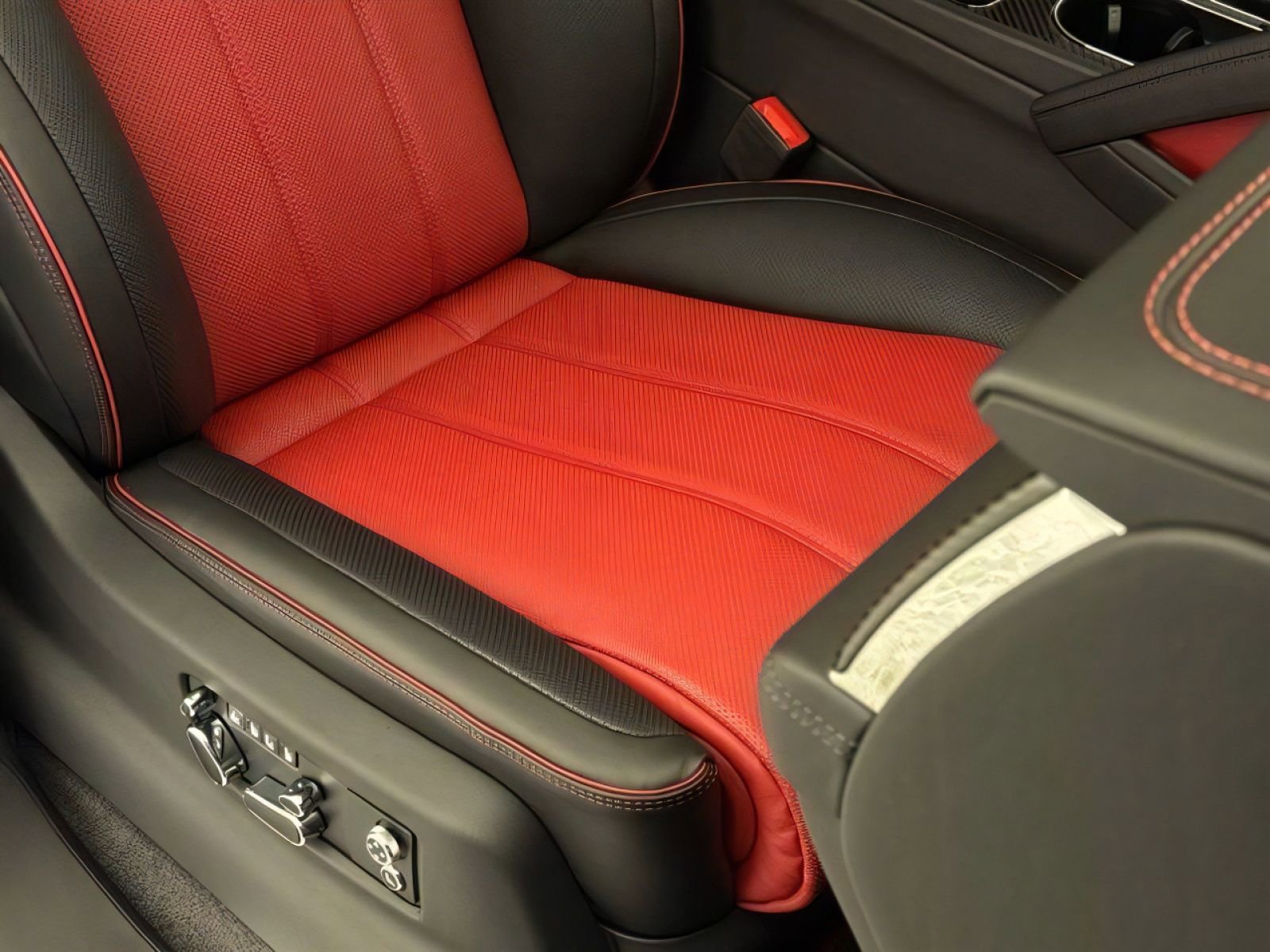 New 2026 Bentley Bentayga Speed AWD/4WD image 37